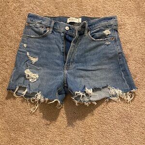A&F High Rise 4" Mom Short